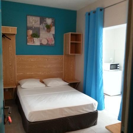 L'Annexe 66 , Saint Denis Centre Ville , A 200 M De La Rue Pietonne , Du Petit Marche Et Du Leader Price , Sur Une Rue Calme, Parking Gratuit Sur La Rue Camera foto