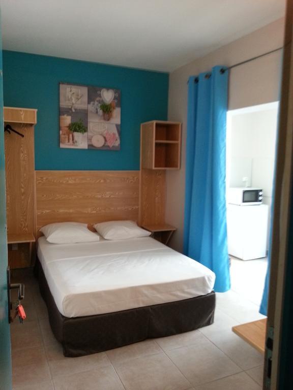 L'Annexe 66 , Saint Denis Centre Ville , A 200 M De La Rue Pietonne , Du Petit Marche Et Du Leader Price , Sur Une Rue Calme, Parking Gratuit Sur La Rue Camera foto