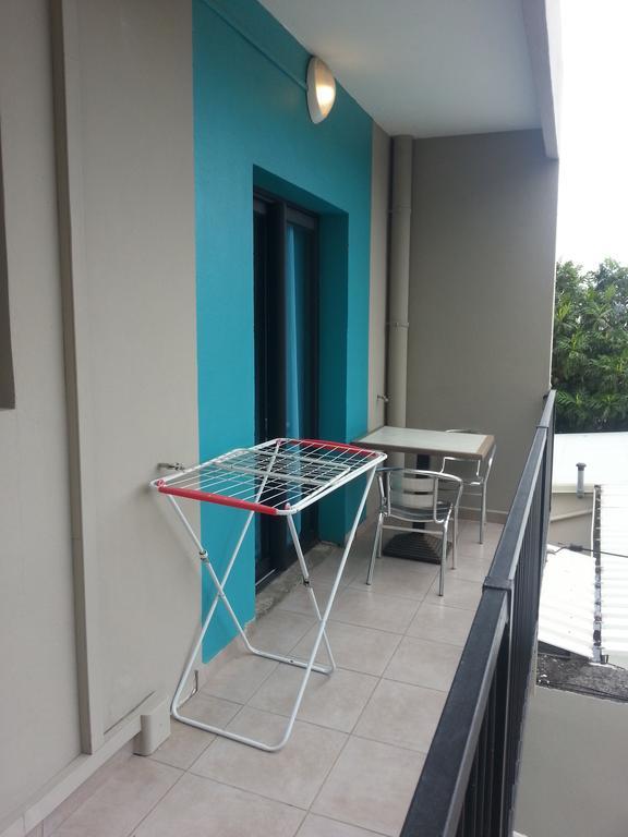 L'Annexe 66 , Saint Denis Centre Ville , A 200 M De La Rue Pietonne , Du Petit Marche Et Du Leader Price , Sur Une Rue Calme, Parking Gratuit Sur La Rue Esterno foto