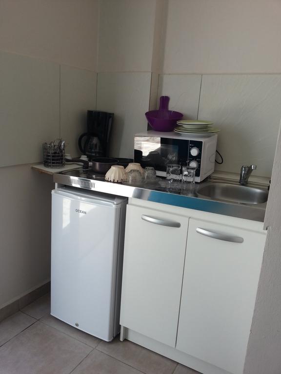 L'Annexe 66 , Saint Denis Centre Ville , A 200 M De La Rue Pietonne , Du Petit Marche Et Du Leader Price , Sur Une Rue Calme, Parking Gratuit Sur La Rue Esterno foto