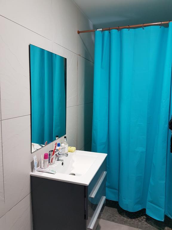 L'Annexe 66 , Saint Denis Centre Ville , A 200 M De La Rue Pietonne , Du Petit Marche Et Du Leader Price , Sur Une Rue Calme, Parking Gratuit Sur La Rue Esterno foto